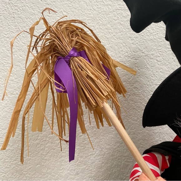Vintage 1994 ANNALEE Doll Witch with Broom 20” Halloween Doll - Picture 3 of 15
